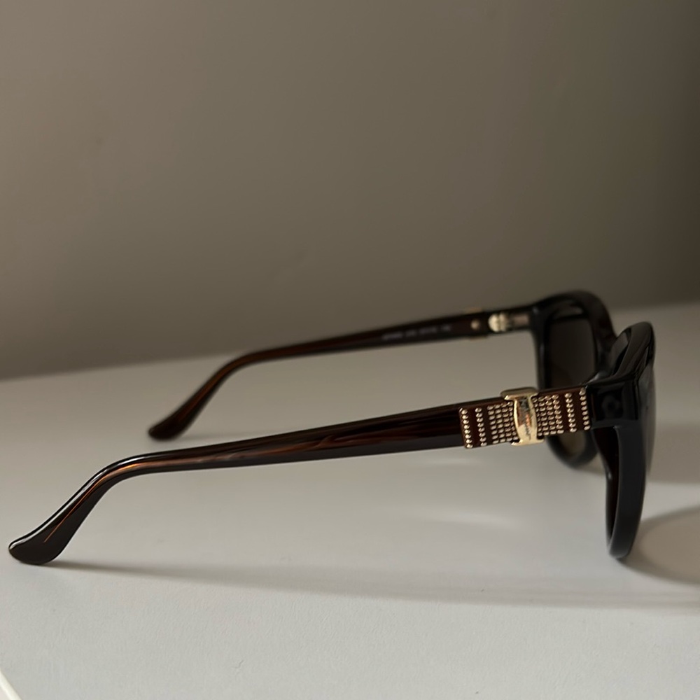 Salvatore ferragamo model SF70S